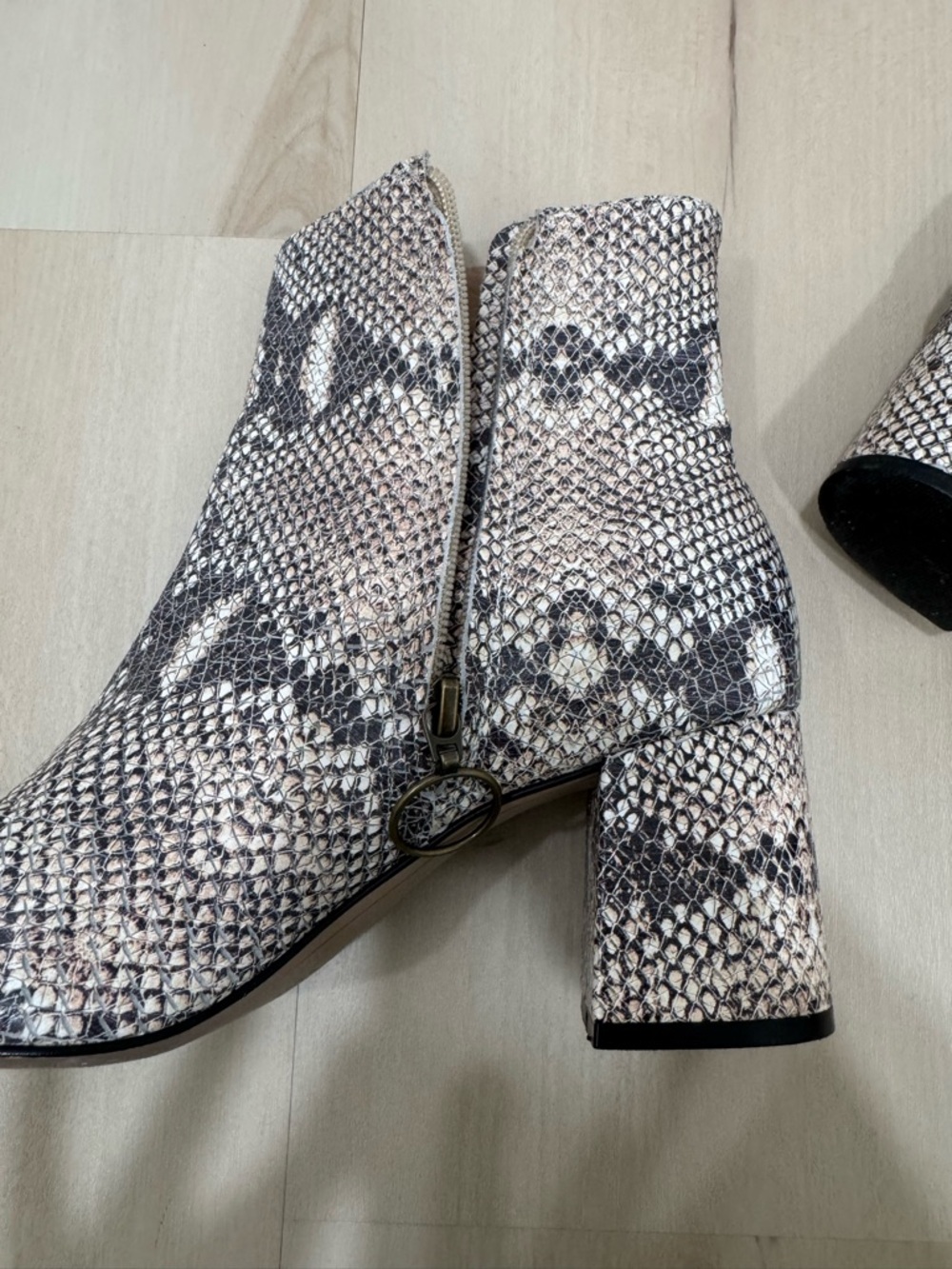 Able Women’s 8 Celina Snakeskin Ankle Boot Block Heel - Picture 15 of 16